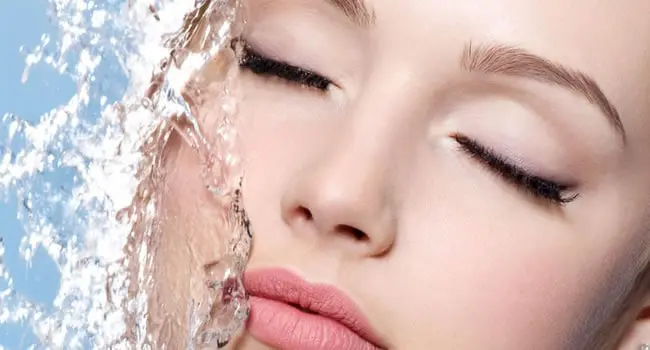 agua hidratante facial